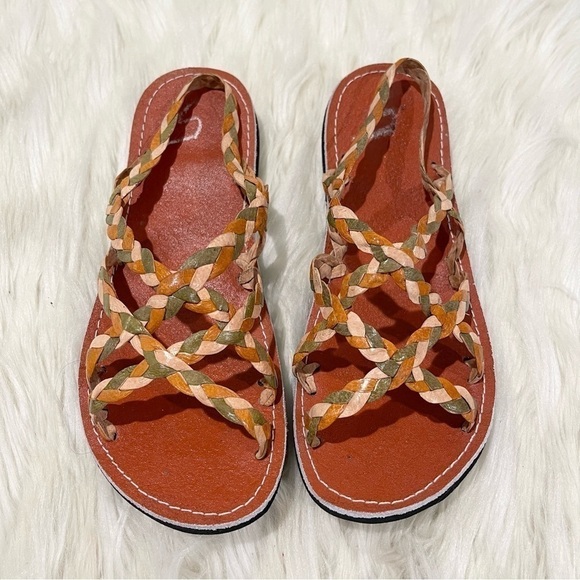 Women’s HandmadeBrown Strap Boho Sandals Size 7 US! - Picture 1 of 6